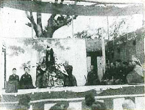 生田神社舞台 （藤井久雄著 『鶏肋抄』）より　　墨絵の杉の図柄の鏡板 森月城